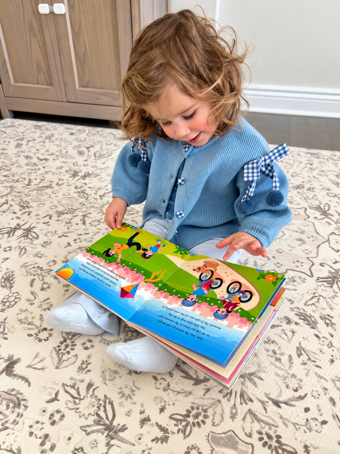 Families reading Blossom Little Readers books together — 5